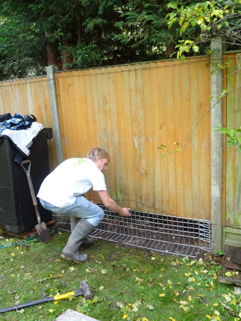 Installing the hedgehog-porous component is easy